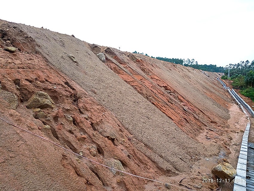 玉林至湛江高速公路（广东段）填砂路基边坡